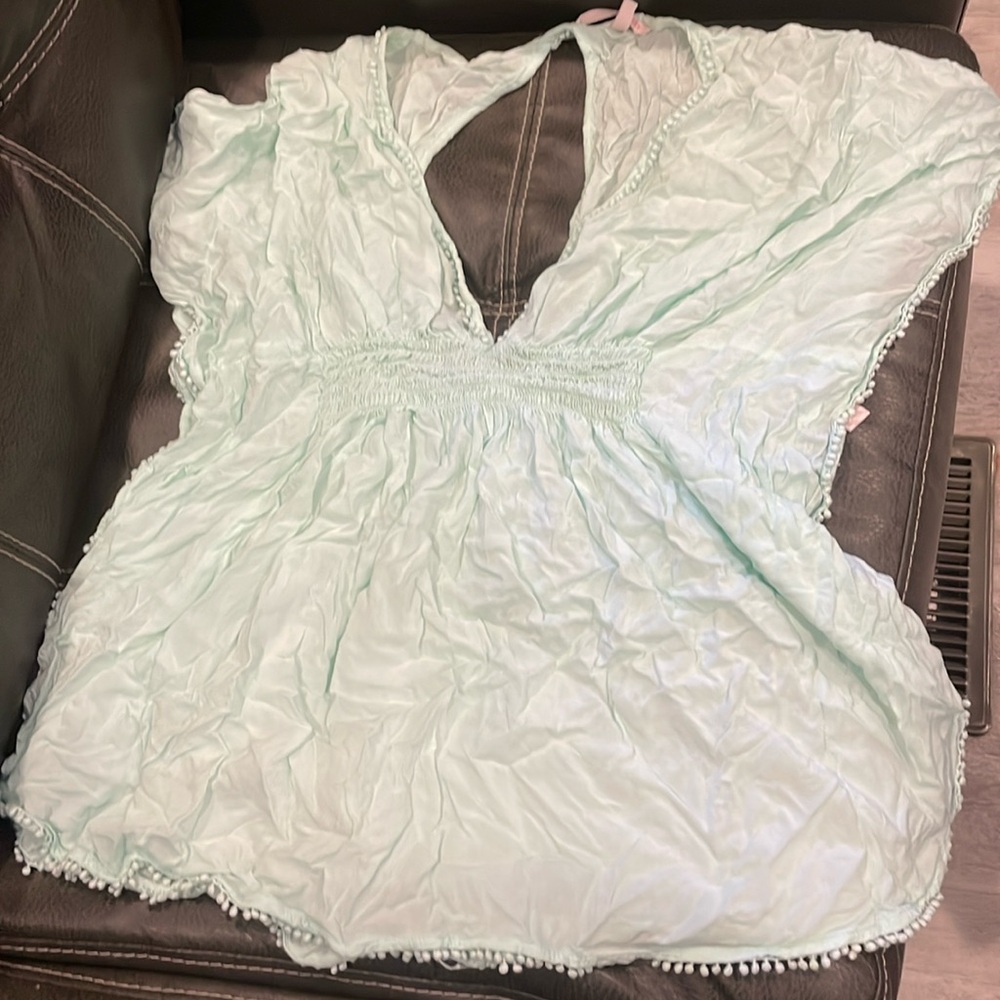 Victoria’s Secret size XS mint colored swimsuit coverup